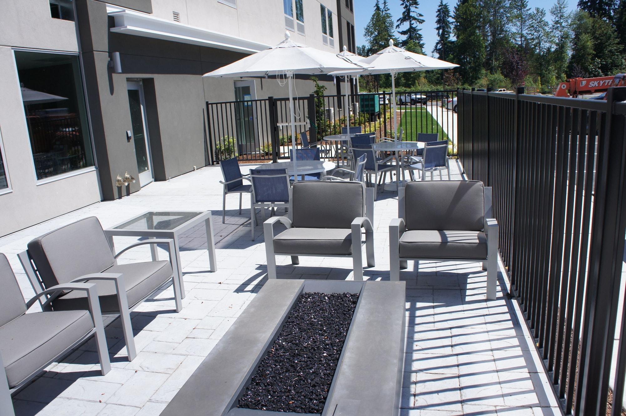 La Quinta Inn & Suites By Wyndham Marysville Exterior photo